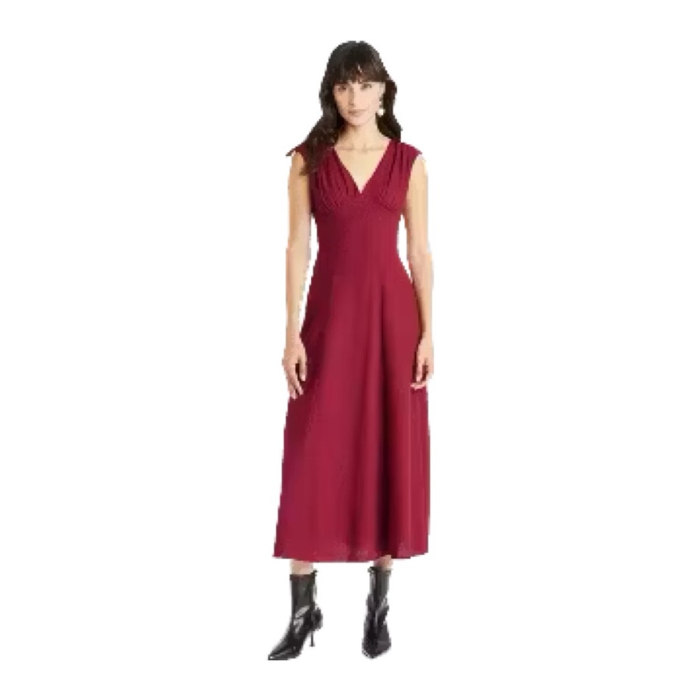 Elegant Burgundy Maxi Dress